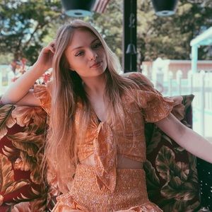 Meet your Posher, Elizabeth